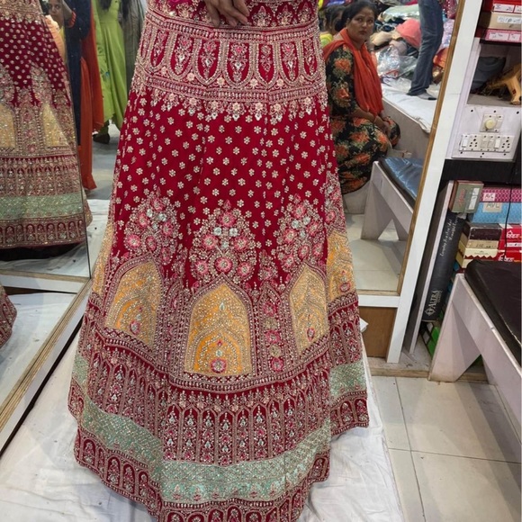 Indian bridal lehnga - Picture 10 of 17